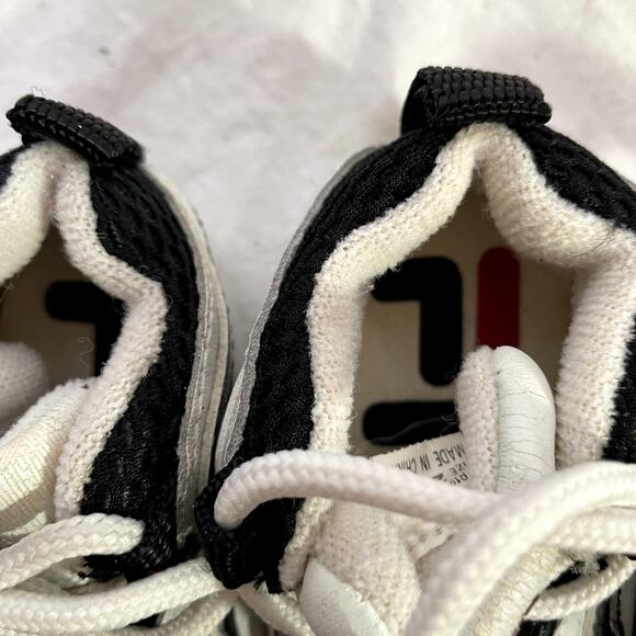 lot of 2 Pair Baby Infant shoes size 2 FILA and Stride Rite Leather  sneakers - Picture 9 of 11